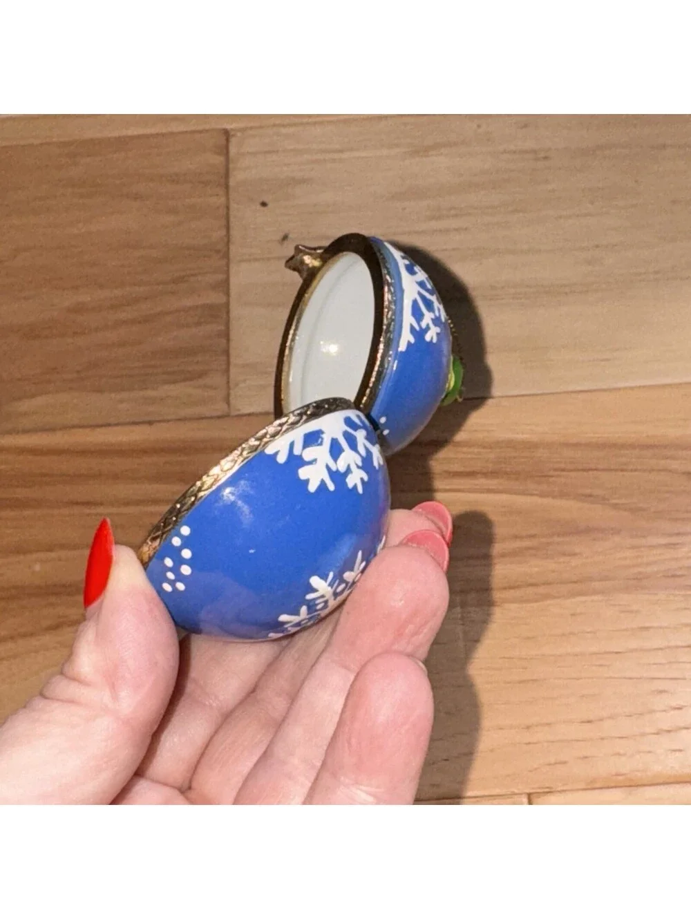 Blue Snowflake Porcelain Hinged Trinket Ornament Star Clasp Proposal Ring Box